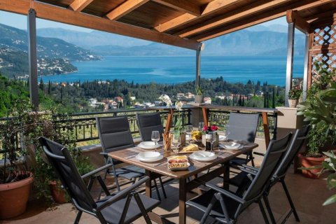 5 bedrooms Villa in Corfu, Greece No. 74772 1