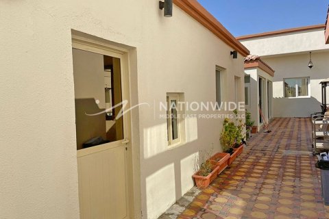 6 bedrooms Villa in Mohamed Bin Zayed City, UAE No. 4438 9