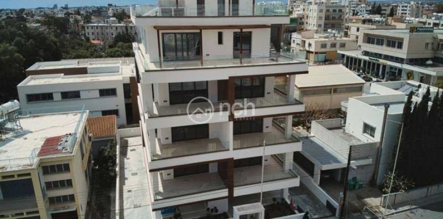 2 dormitorios Penthouse en Limassol, Cyprus No. 75001