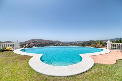 5 bedrooms House in Benahavis, Spain No. 25270 7