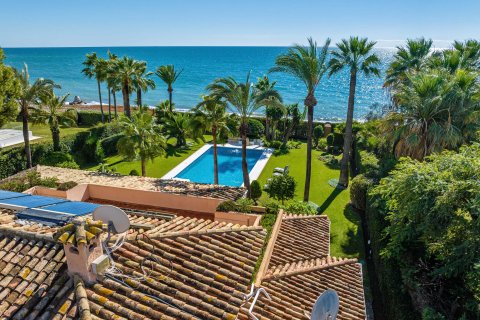 9 dormitorios House en Estepona, Spain No. 27719 5