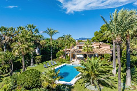 9 dormitorios House en Estepona, Spain No. 27719 11