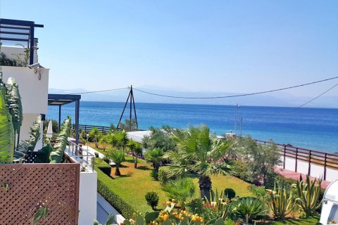 4 bedrooms Villa in Loutraki, Greece No. 59450 1