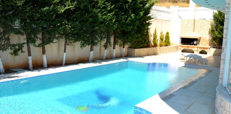 7 bedrooms Villa in Kalyvia Thorikou, Greece No. 59452