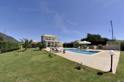 6 bedrooms Villa in Central Macedonia, Greece No. 48799 2