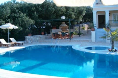 4 bedrooms Villa in Central Macedonia, Greece No. 48801 7