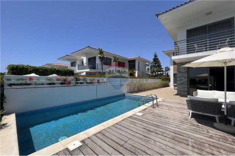 3 bedrooms Villa in Mazotos, Cyprus No. 31029 3