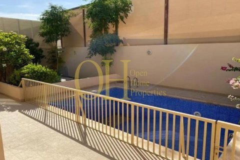 5 dormitorios Villa en Al Raha Golf Gardens, UAE No. 45282 9