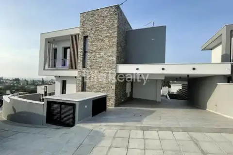 5 bedrooms House in Agios Athanasios, Cyprus No. 39880 1