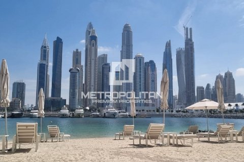 Квартира с 3 спальнями в EMAAR Beachfront, ОАЭ №9907 2