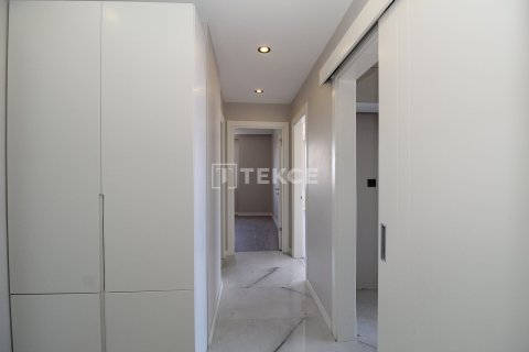 2+1 Apartment en Istanbul, Turkey No. 15130 30