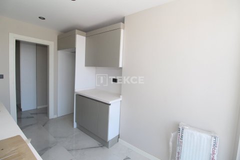 2+1 Apartment in Istanbul, Turkey No. 15130 20