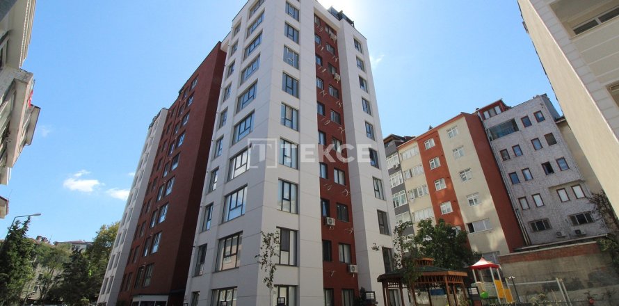 2+1 Apartment en Istanbul, Turkey No. 15130