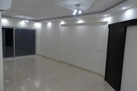 3 dormitorios Apartment en Agios Tychonas, Cyprus No. 32839 1