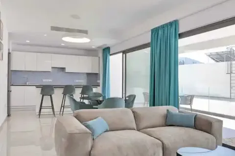 2 dormitorios Apartment en Germasogeia, Cyprus No. 32995 1