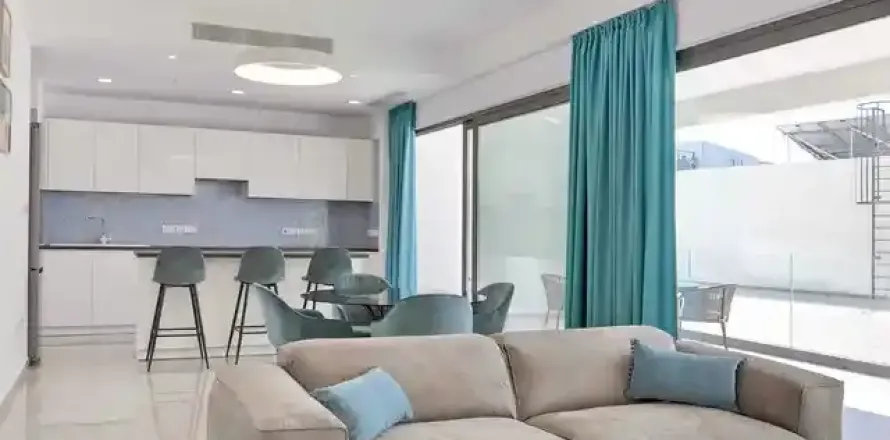 2 dormitorios Apartment en Germasogeia, Cyprus No. 32995