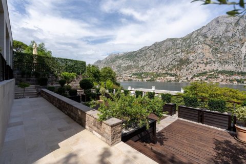 6 dormitorios House en Kotor, Montenegro No. 67030 5