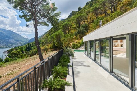 5 bedrooms Villa in Prcanj, Montenegro No. 67032 6