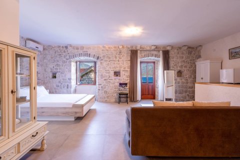 3 dormitorios House en Kotor, Montenegro No. 67031 17