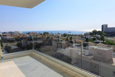 3 dormitorios Apartment en Limassol, Cyprus No. 51392 7