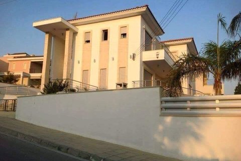 5 bedrooms Villa in Limassol, Cyprus No. 62387 3