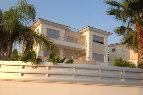 5 bedrooms Villa in Limassol, Cyprus No. 62387 1