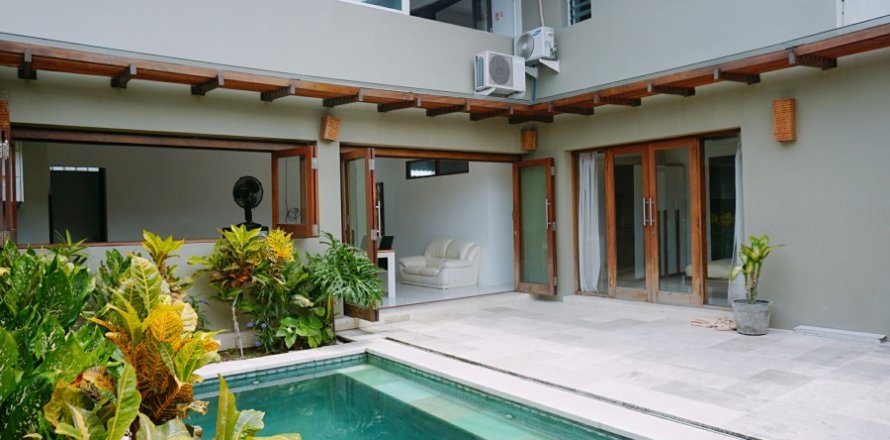 4 bedrooms Villa in Kerobokan, Indonesia No. 23210