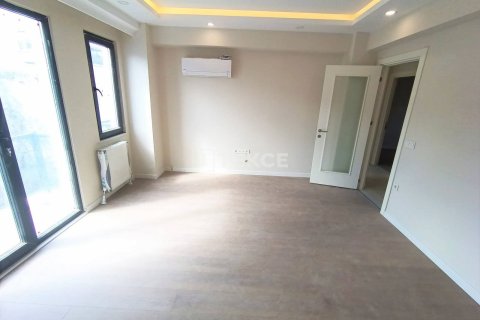 3+1 Apartment in Istanbul, Turkey No. 11638 6