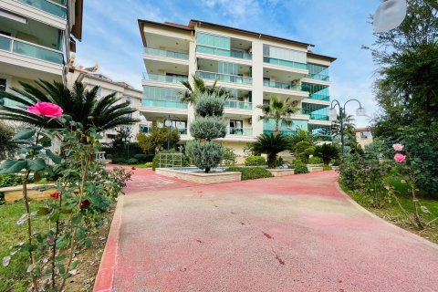 5+1 Apartment in Oba, Turkey No. 12351 3