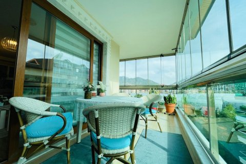 5+1 Apartment en Oba, Turkey No. 12351 14