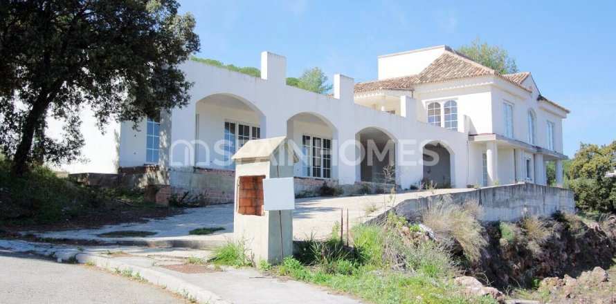 9 bedrooms Villa in Alhaurin el Grande, Spain No. 25676