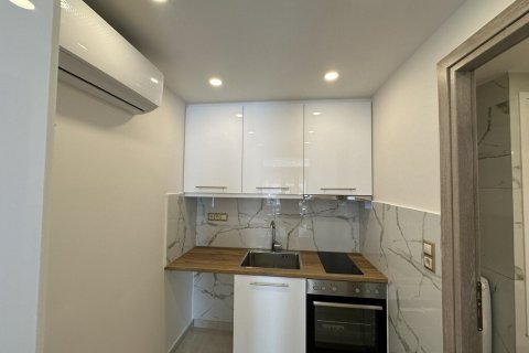 2 chambres Appartement à Piraeus, Greece No. 54548 6