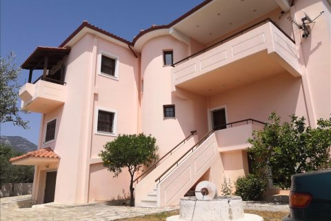 4 bedrooms House in Loutraki, Greece No. 57197 1