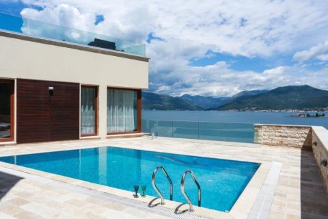 5 dormitorios House en Tivat, Montenegro No. 66835 2