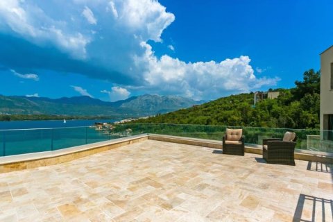 5 dormitorios House en Tivat, Montenegro No. 66835 7