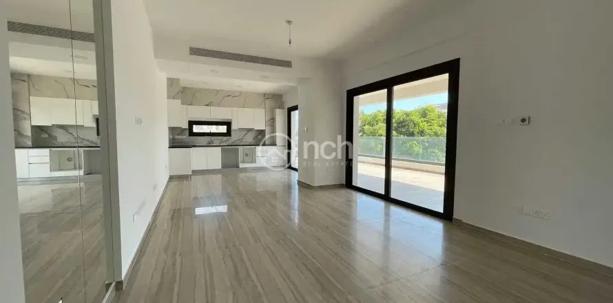 3 bedrooms Apartment in Limassol, Cyprus No. 40371