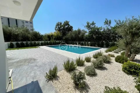 3 bedrooms Apartment in Limassol, Cyprus No. 40371 13