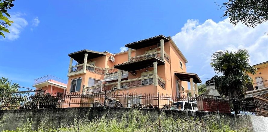 4 bedrooms House in Corfu, Greece No. 55542