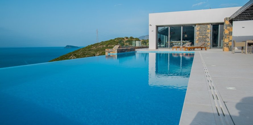 5 bedrooms Villa in Lasithi, Greece No. 24034