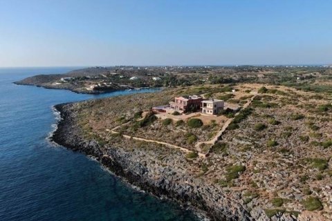 2 bedrooms Villa in Chania, Greece No. 24035 3