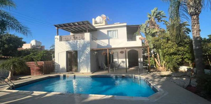 4 bedrooms Villa in Empa, Cyprus No. 47059