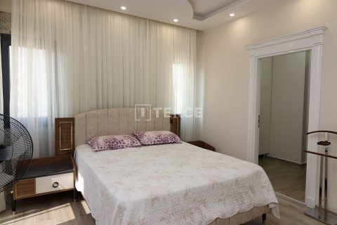 4+1 Apartment en Mezitli, Turkey No. 23667 27