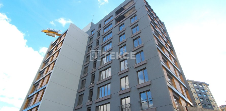 2+1 Apartment en Istanbul, Turkey No. 14620