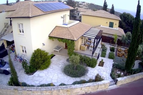 3 bedrooms Villa in Paphos, Cyprus No. 37475 1