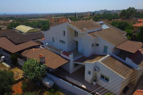 4 dormitorios Villa en Deryneia, Cyprus No. 37049 23