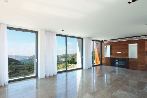 4 bedrooms Villa in Tsada, Cyprus No. 53326 1