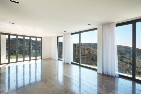 4 bedrooms Villa in Tsada, Cyprus No. 53326 9