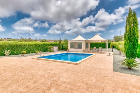 4 dormitorios Villa en Famagusta, Cyprus No. 36774 2