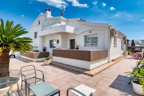 3 dormitorios Villa en Aradippou, Cyprus No. 36857 1