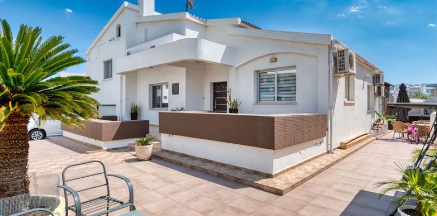 3 bedrooms Villa in Aradippou, Cyprus No. 36857